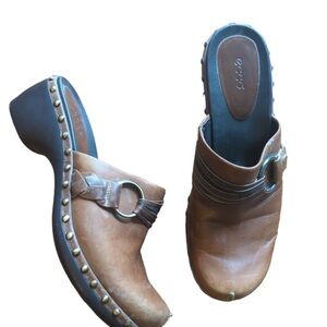 ECCO Women's Tan Leather Mules with Studded Accents